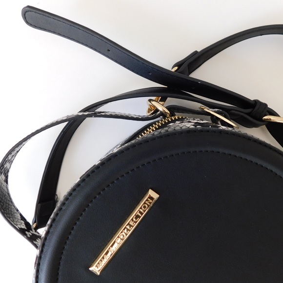 Mia K. Collection Circle Purse - Picture 4 of 4